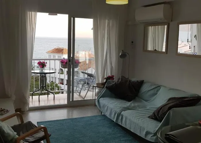 Apartment Opposite The Sea *
